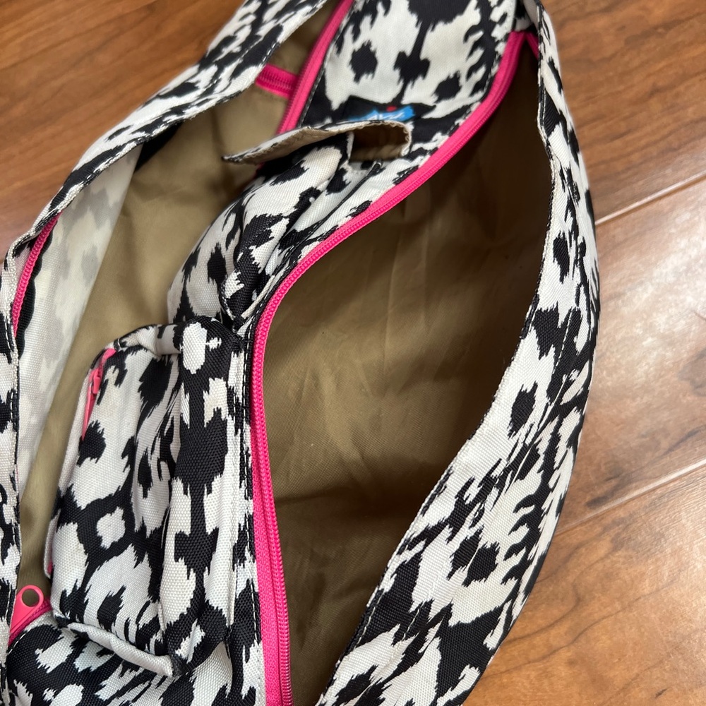 EUC KAVU Black and White Patterned Backpack/Crossbody - Picture 7 of 10